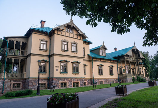 Бесплатные спектакли в Лошицком парке