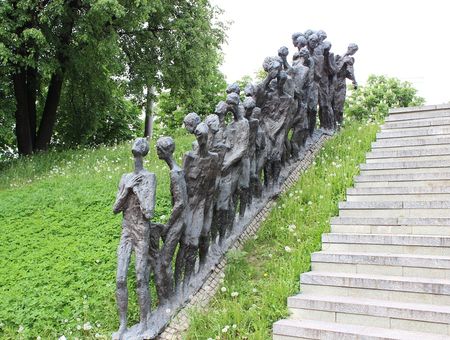 Мемориал жертвам геноцида в Минске