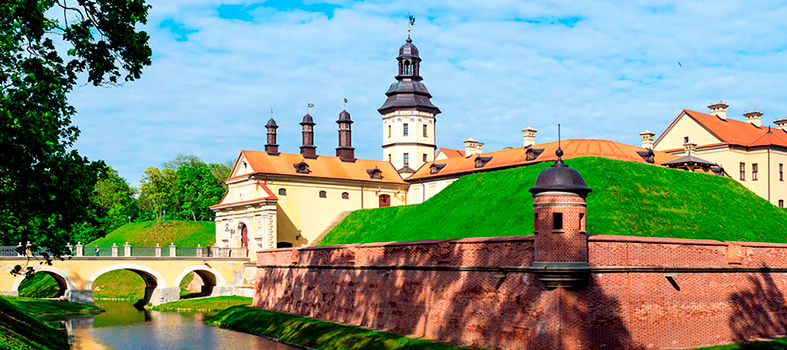 Экскурсия в Мир и Несвиж ежедневная